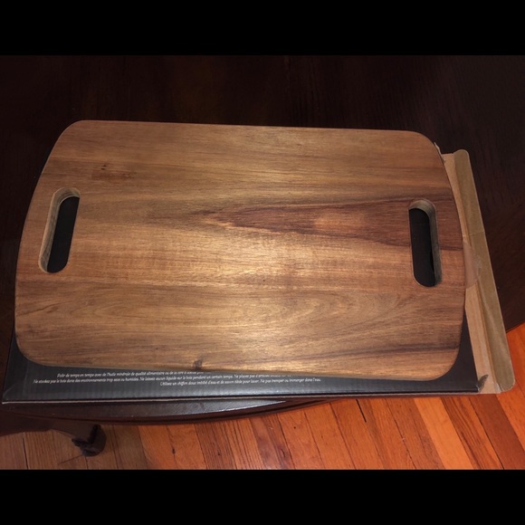 DONATED TO CHARITY NIB Cutting board Uncommon James - Picture 2 of 4